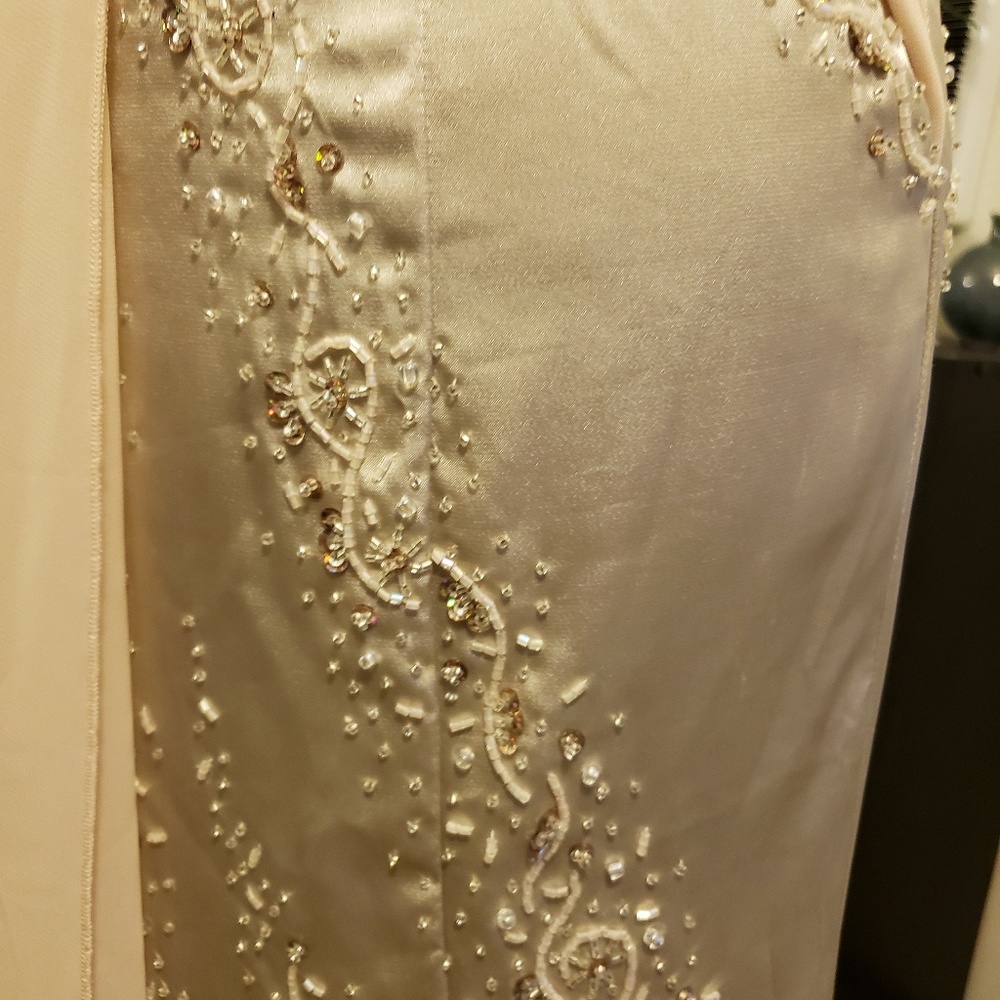 Dress - Picture 6 of 7